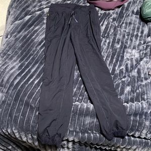 Lululemon joggers with button sides size 6, navy